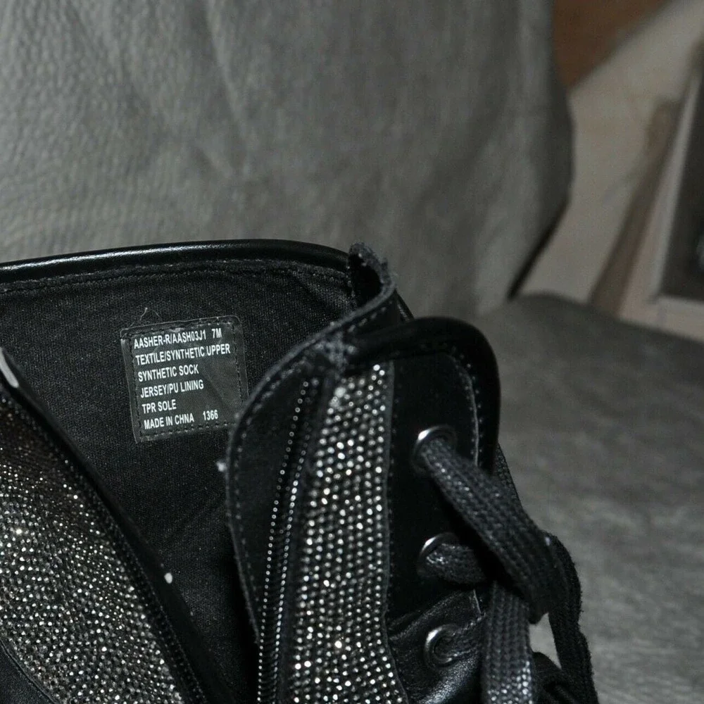 AMAZING Madden Girl, Black Ankle Boots - Size: Women's 7m [SHOE 21]